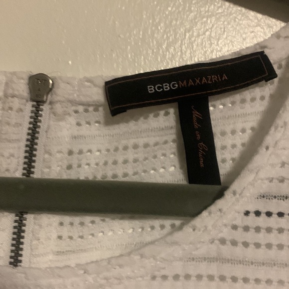 BCBG Maxazria White Mesh Detail Top with Zipper Back - Picture 2 of 6